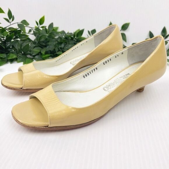 Salvatore Ferragamo ivory/Butter shoes open toe, kitten heel Leather Pumps 6.5 - Picture 1 of 10